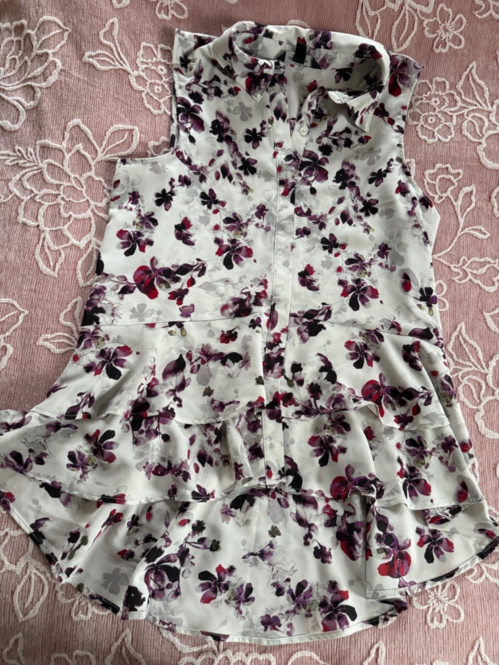 Simply Vera Vera Wang White Sleeveless Blouse with Purple Floral Print - Picture 2 of 3